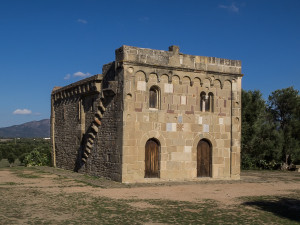 Façade de Santa Maria de Sibiòla à Serdiàna